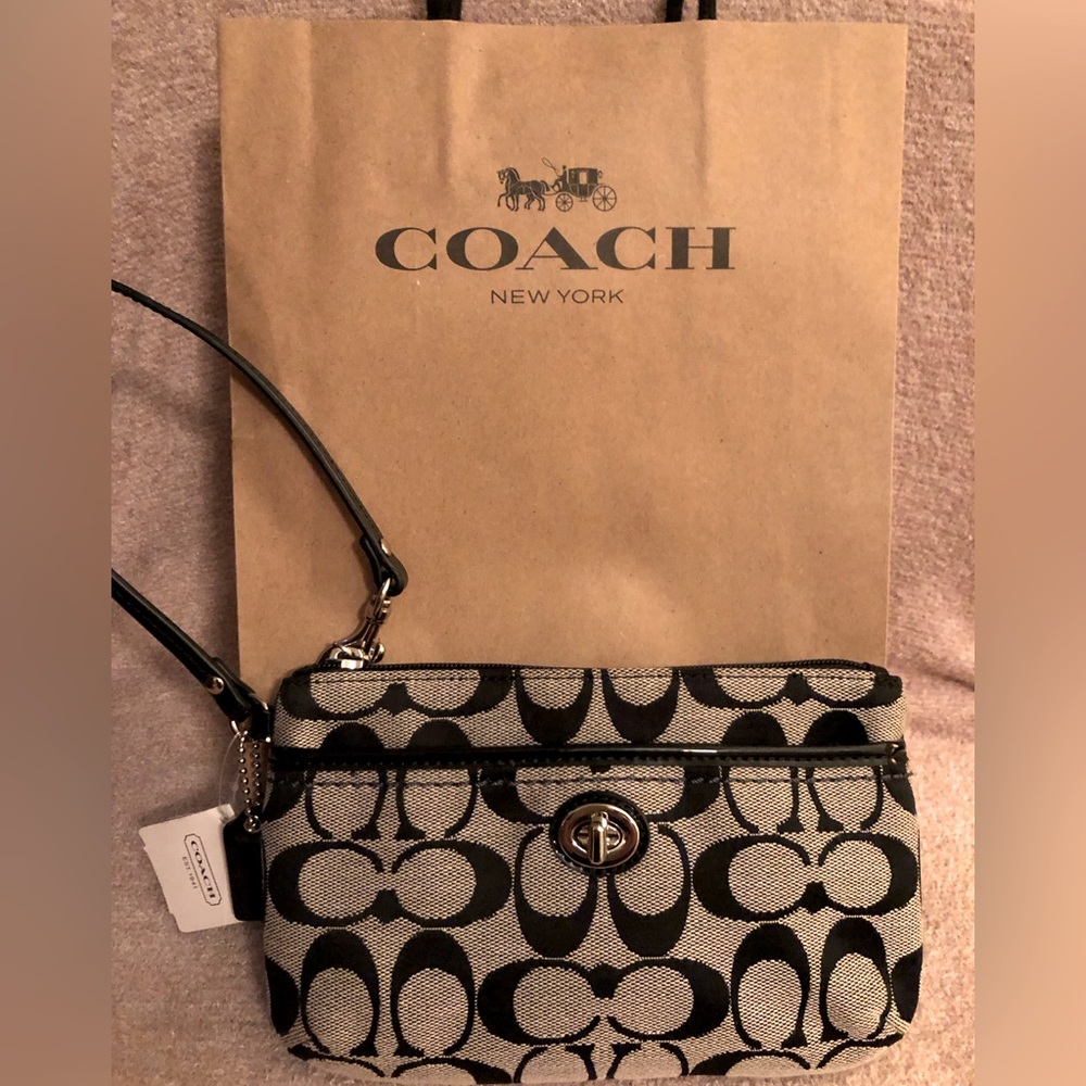 NWT Coach Signature Wrislet